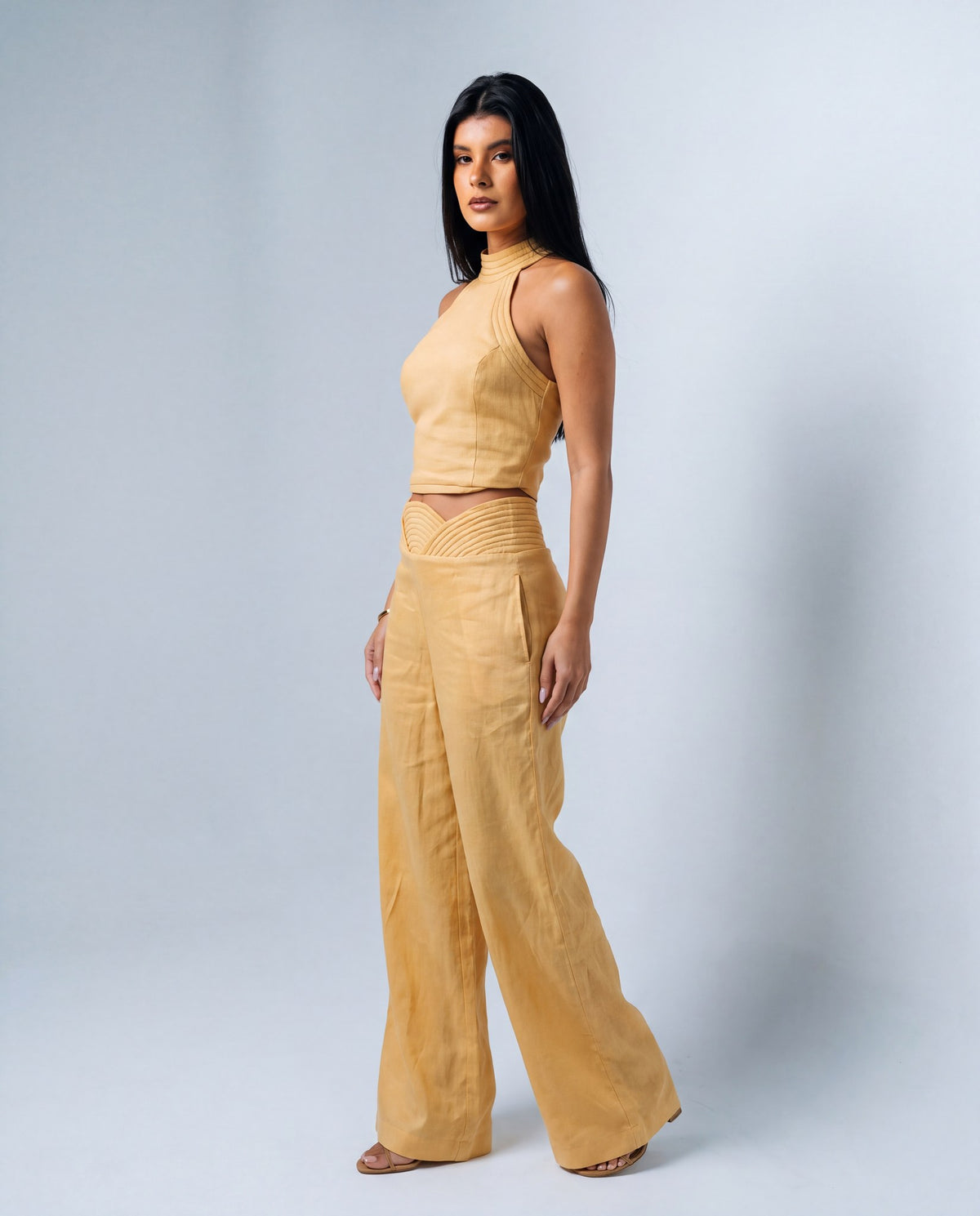 Calça Nala Amarelo-Queimado perfil